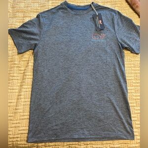 Men’s xsmall vineyard vines t shirt
